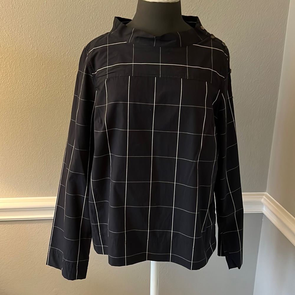 NWT!  Who What Wear ladies size medium classic black and white windowpane blouse
